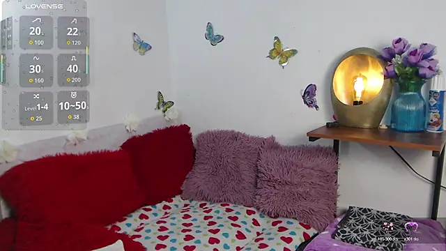 Snapshot of alix_kitty chatting on 07.18.26 alix kitty online show from 07.18.26