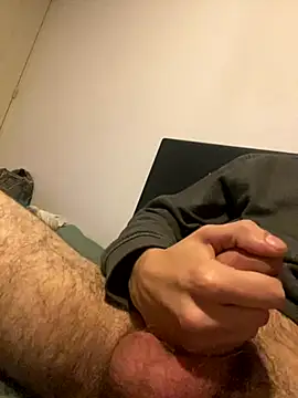 Snapshot of LittleGuyyy9 chatting on 10.14.25 LittleGuyyy9 online show from 10.14.25