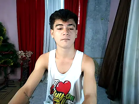 Snapshot of boy_raphael chatting on 10.15.25 boy raphael online show from 10.15.25