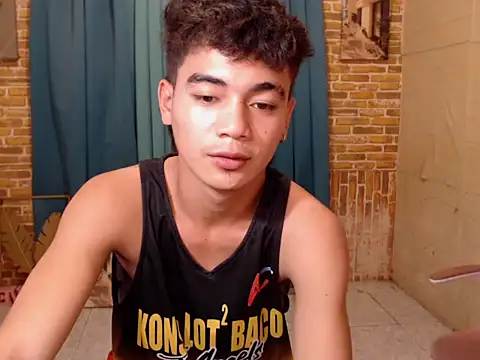 Snapshot of boy_raphael chatting on 10.31.25 boy raphael online show from 10.31.25