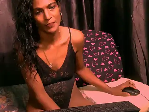 Snapshot of Epic_indian_sky chatting on 07.24.26 Epic indian sky online show from 07.24.26