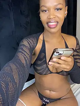 Snapshot of Lovee_Lucia chatting on 12.03.25 Lovee Lucia online show from 12.03.25