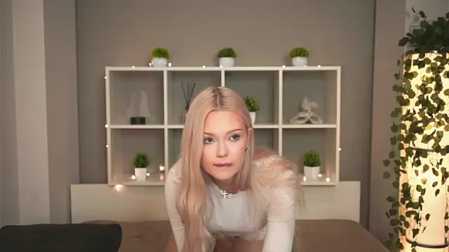 KaryTasch online show from 10.28.25