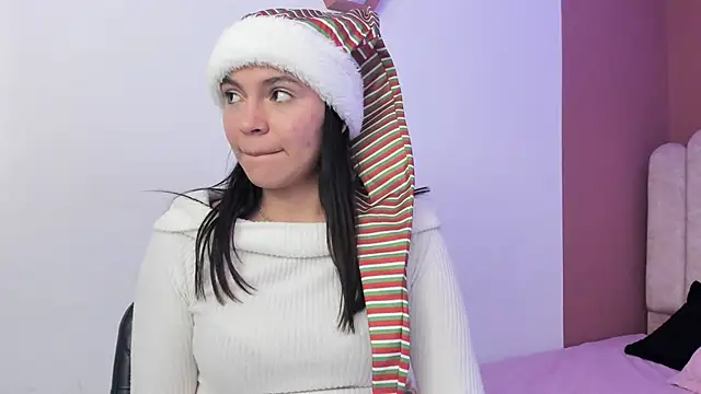 Ariana  clauss online show from 11.28.25