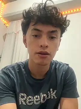 Snapshot of AlessiaLuxx chatting on 11.30.25 AlessiaLuxx online show from 11.30.25