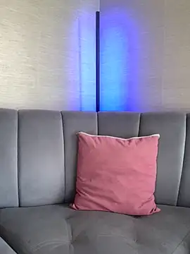 Snapshot of LunaMoore_Pink chatting on 11.08.25 LunaMoore Pink online show from 11.08.25