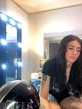 Snapshot of Moon_Magic chatting on 11.01.25 Moon Magic online show from 11.01.25