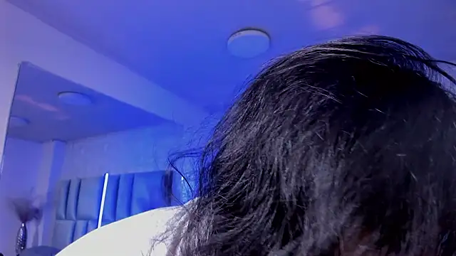 HollyPeach online show from 03.09.26