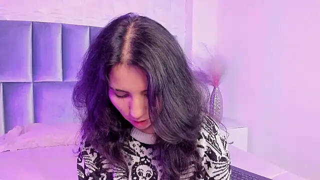 HollyPeach online show from 05.15.26