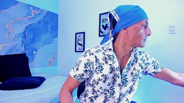 latin crissex online show from 11.29.25