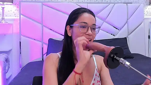 GabbiePrice online show from 04.06.26