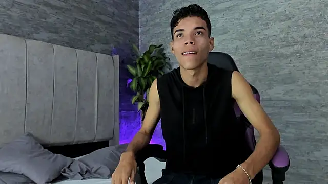 jhojan foxxx  online show from 11.11.25