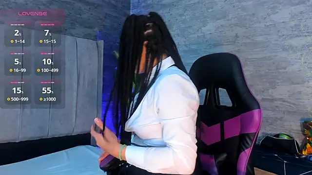 Snapshot of odett_rivas_ chatting on 10.22.25 odett rivas online show from 10.22.25