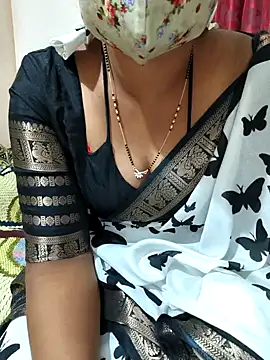 Snapshot of Best_Kannada_Couple chatting on 10.24.25 Best Kannada Couple online show from 10.24.25