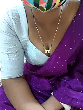 Snapshot of Best_Kannada_Couple chatting on 12.20.25 Best Kannada Couple online show from 12.20.25