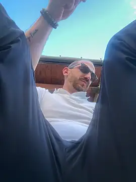 AlexGogo23 online show from 04.18.26