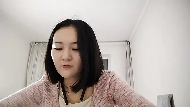 Snapshot of Lyndasilk chatting on 10.15.25 Lyndasilk online show from 10.15.25