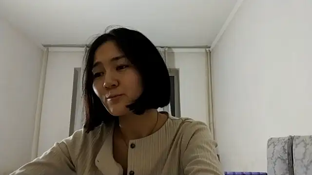 Snapshot of Lyndasilk chatting on 11.27.25 Lyndasilk online show from 11.27.25