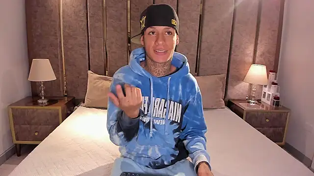 Snapshot of GaelCarter chatting on 10.24.25 GaelCarter online show from 10.24.25