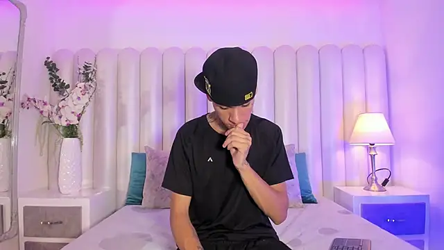 Snapshot of GaelCarter chatting on 11.30.25 GaelCarter online show from 11.30.25