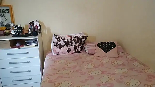 Snapshot of CllarinhaCortes chatting on 02.20.26 CllarinhaCortes online show from 02.20.26