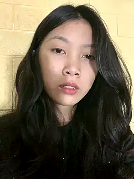 linh-lan1 online show from 10.16.25