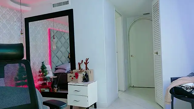 CARO ADAMS1 online show from 01.10.26