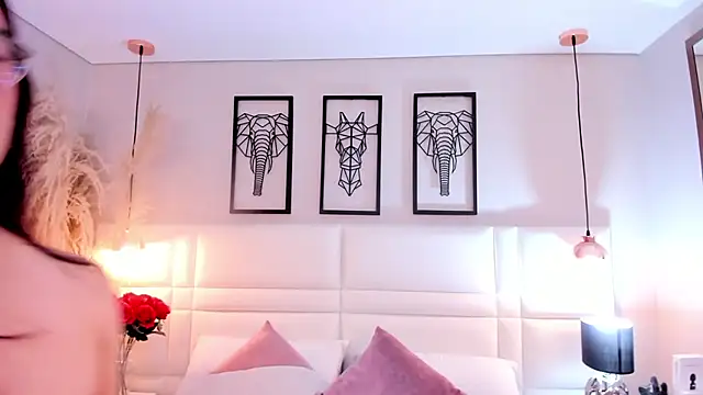 Ari lynn  online show from 10.16.25