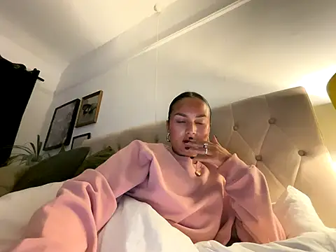 sexygoddessjessy online show from 10.15.25