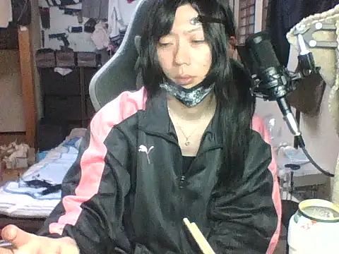 Snapshot of harinyanxxx chatting on 10.21.25 harinyanxxx online show from 10.21.25