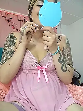 Snapshot of rose_victory chatting on 11.13.25 rose victory online show from 11.13.25