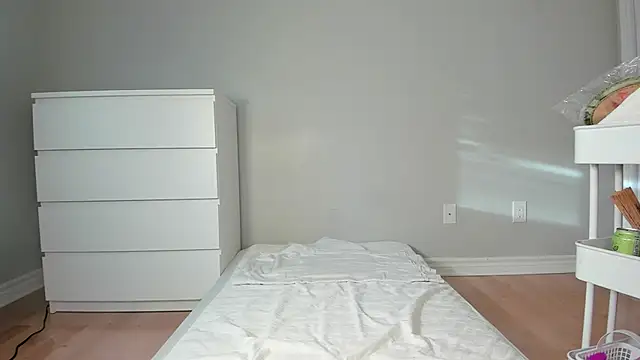 Jiwooe online show from 06.03.26