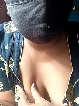 Snapshot of SX-ANA chatting on 11.11.25 SX-ANA online show from 11.11.25