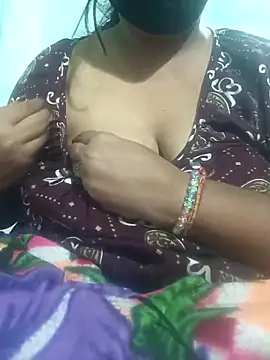 Snapshot of SX-ANA chatting on 11.21.25 SX-ANA online show from 11.21.25