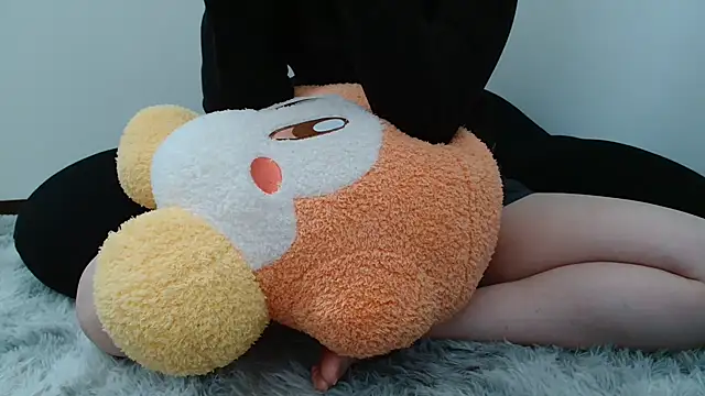 Snapshot of _Ema_ch chatting on 11.20.25 Ema ch online show from 11.20.25