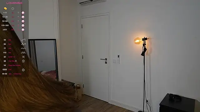 Snapshot of NeonyMuse chatting on 11.14.25 NeonyMuse online show from 11.14.25