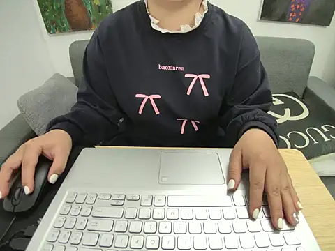 Hanna Mina online show from 02.01.26