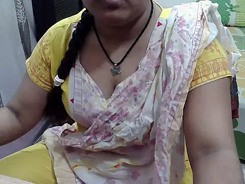 SexyRani2000 online show from 10.21.25