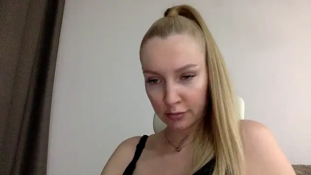 Snapshot of Neralith chatting on 07.11.26 Neralith online show from 07.11.26