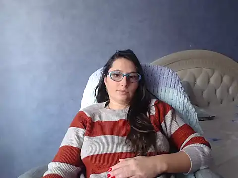 Snapshot of LuckyLisa23 chatting on 10.28.25 LuckyLisa23 online show from 10.28.25