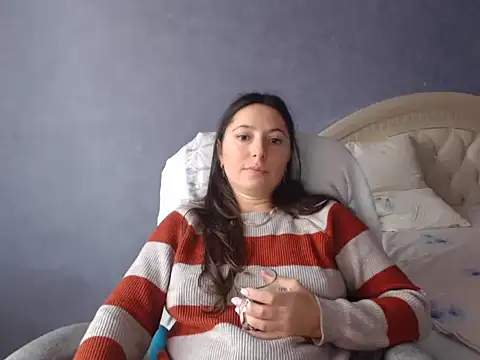 Snapshot of LuckyLisa23 chatting on 11.19.25 LuckyLisa23 online show from 11.19.25