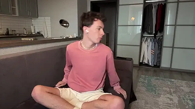 Jeremy1Scott online show from 11.08.25