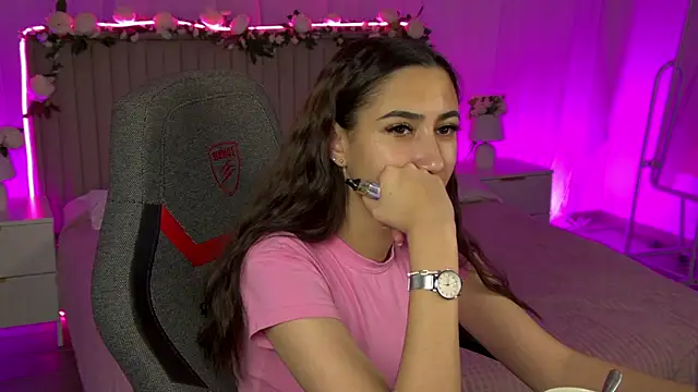 Snapshot of RebeckaThornton chatting on 11.17.25 RebeckaThornton online show from 11.17.25