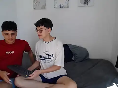 Snapshot of SpritzBoys chatting on 10.21.25 SpritzBoys online show from 10.21.25