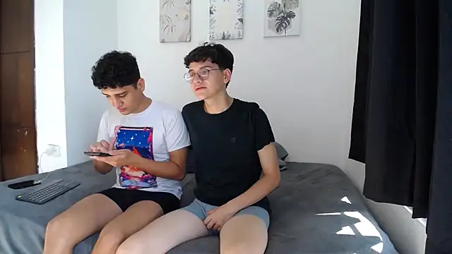 Snapshot of SpritzBoys chatting on 10.28.25 SpritzBoys online show from 10.28.25