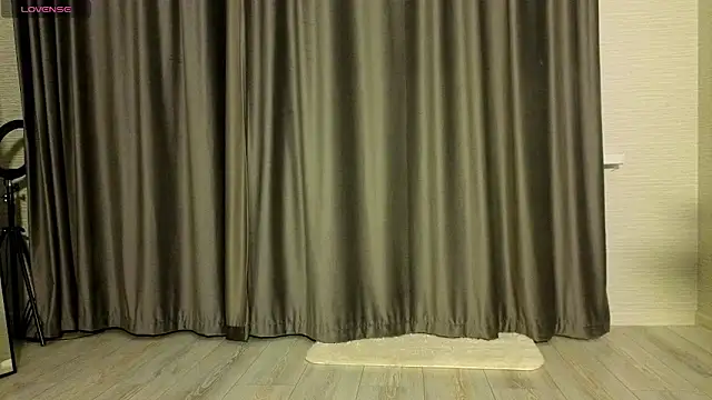 MissPompadure online show from 04.08.26