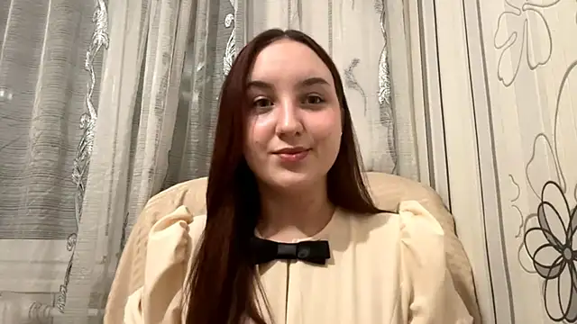 Snapshot of DaisyMolly chatting on 10.13.25 DaisyMolly online show from 10.13.25