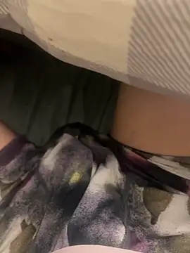 Snapshot of LilCheeky chatting on 11.28.25 LilCheeky online show from 11.28.25