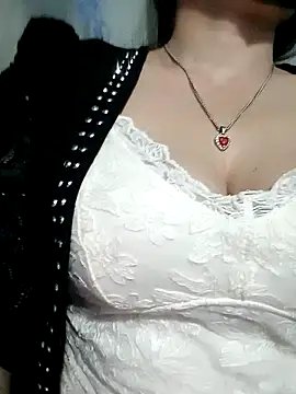 Snapshot of LalayCii chatting on 10.22.25 LalayCii online show from 10.22.25