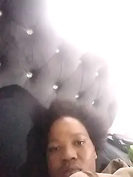 CaramelBoootie online show from 11.16.25